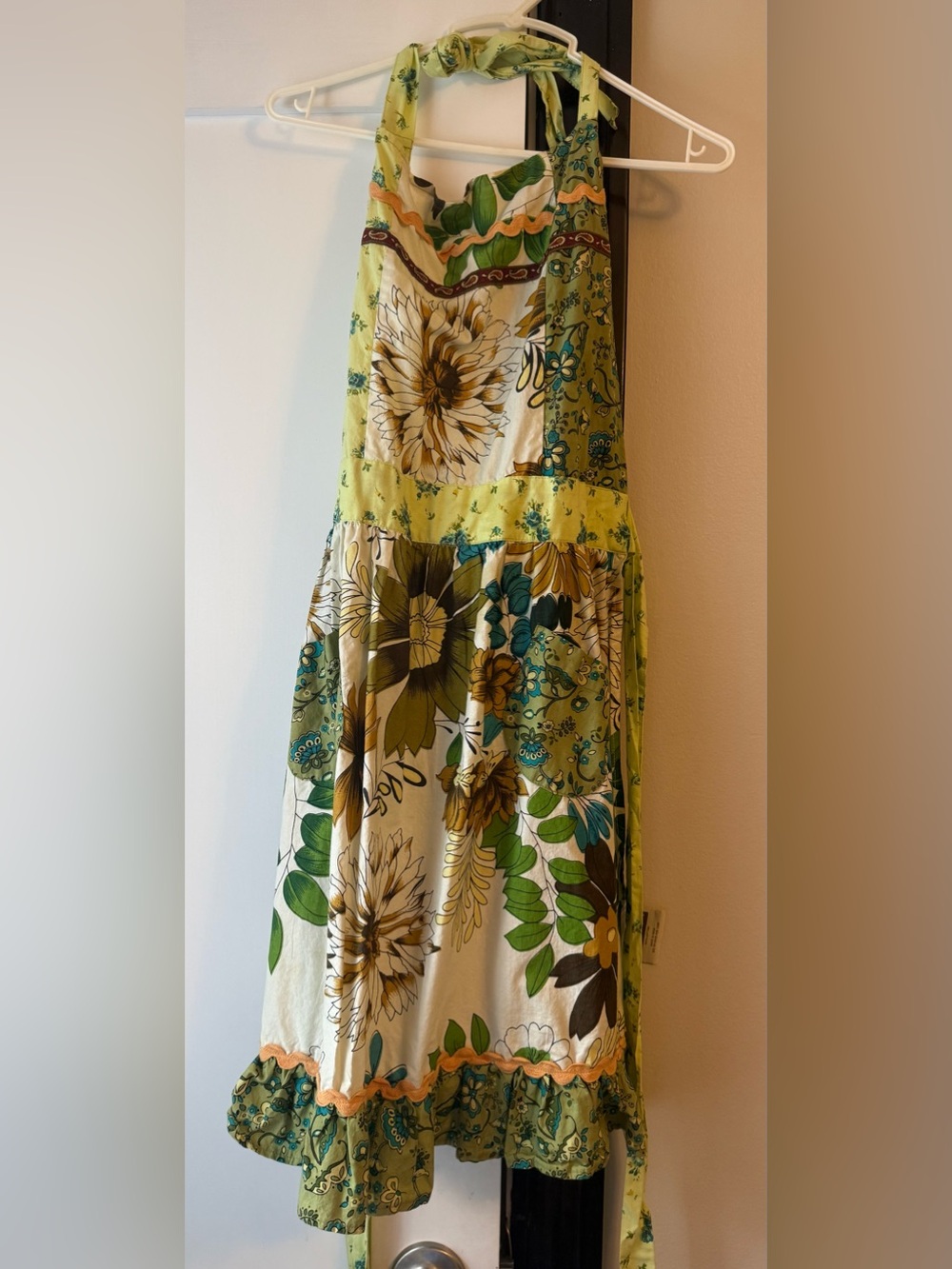 Vintage-looking Apron